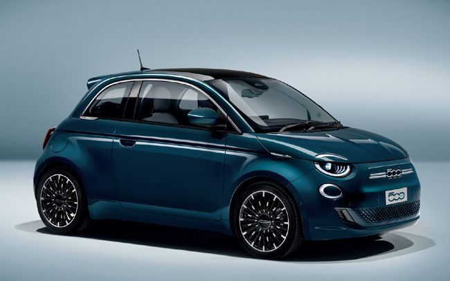 フィアット500の電気自動車が日本上陸！ 航続可能距離は最大335kmを